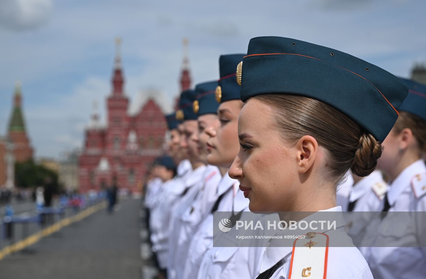 Выпуск курсантов, студентов, слушателей и кадетов вузов МЧС России