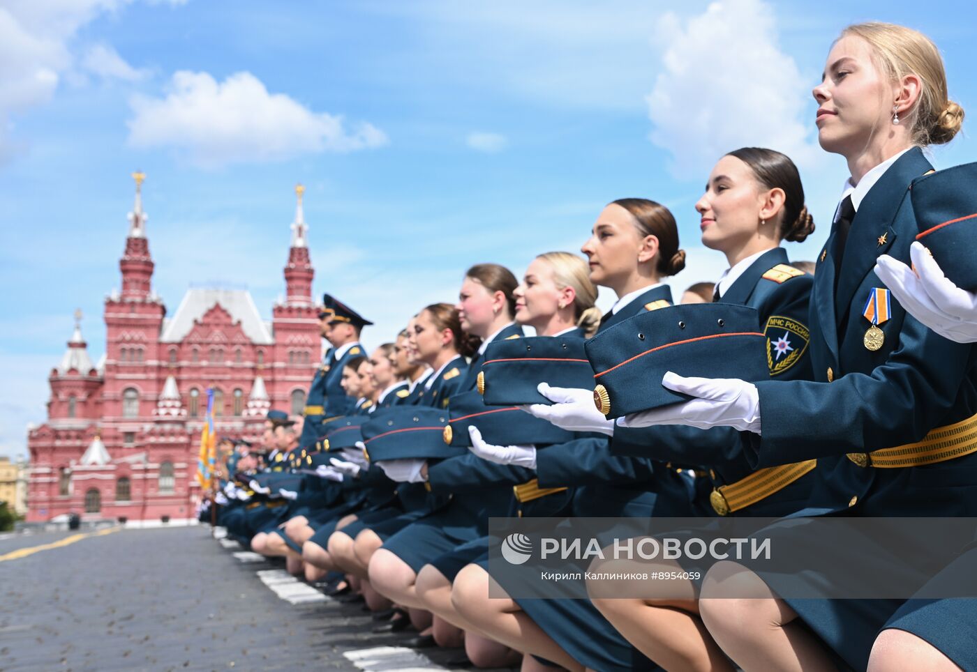 Выпуск курсантов, студентов, слушателей и кадетов вузов МЧС России