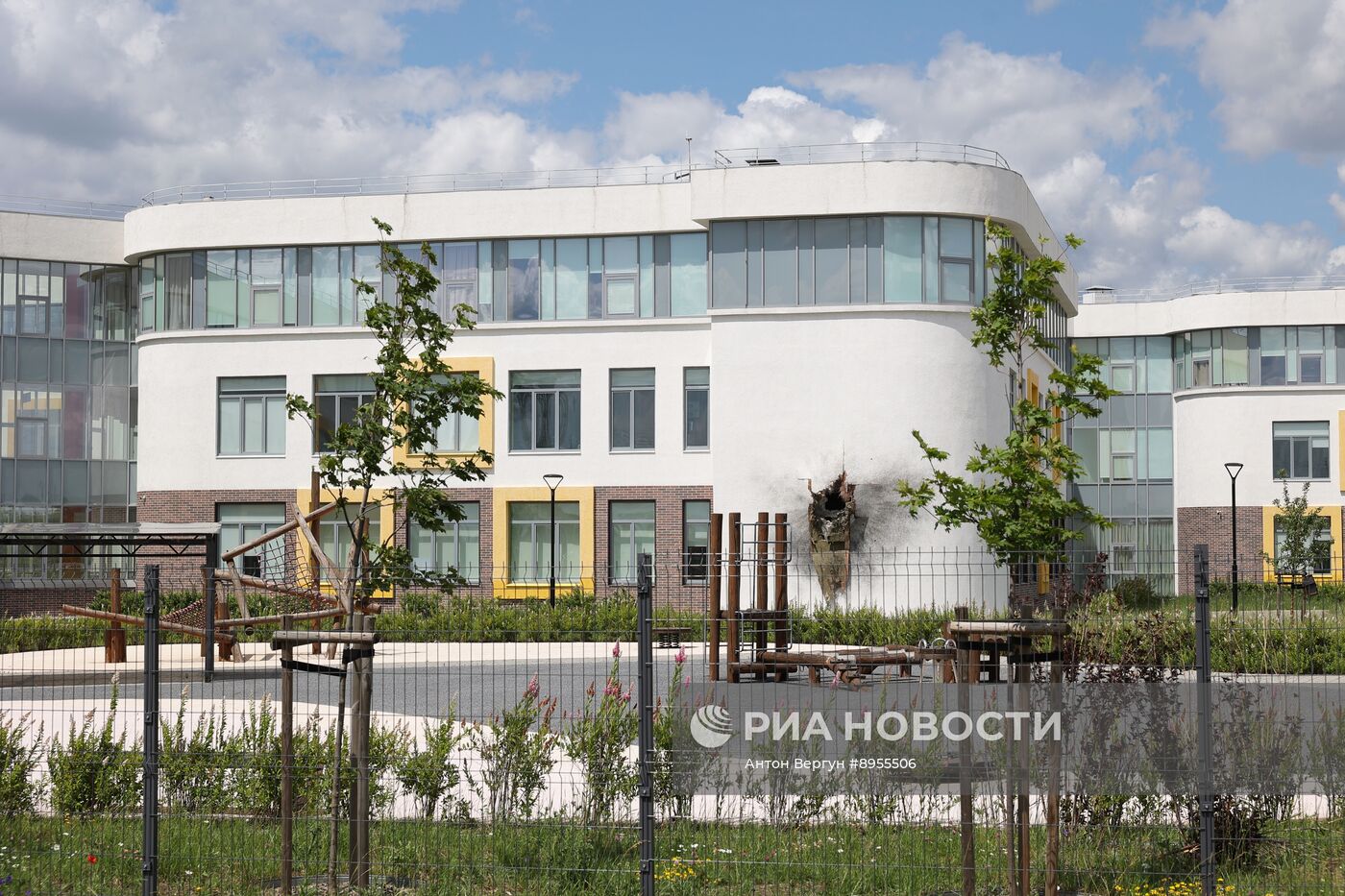 БПЛА ударил по зданию школы в Белгородской области