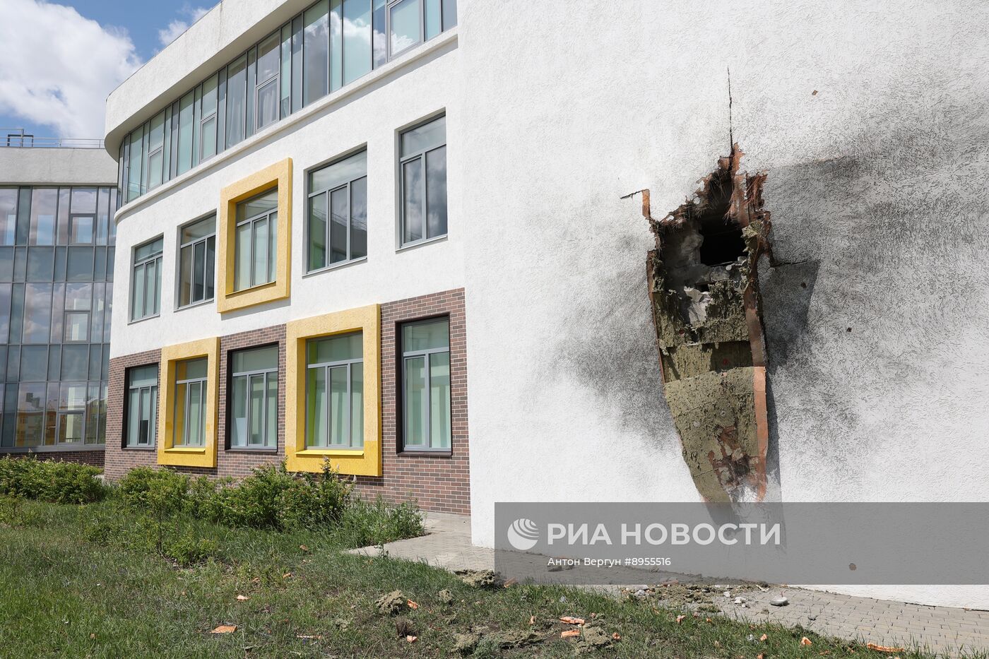 БПЛА ударил по зданию школы в Белгородской области