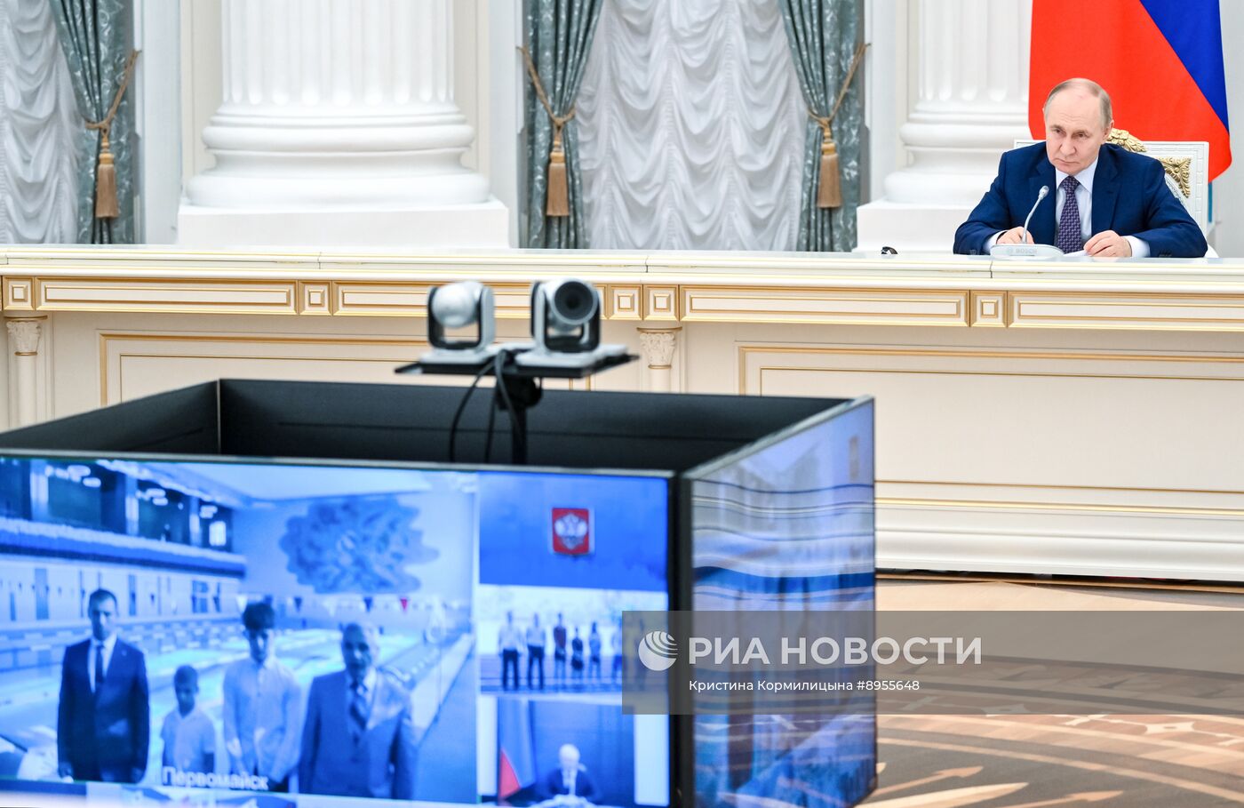 Президент Владимир Путин провел совещание по вопросам социально-экономического развития новых субъектов РФ