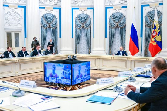 Президент Владимир Путин провел совещание по вопросам социально-экономического развития новых субъектов РФ
