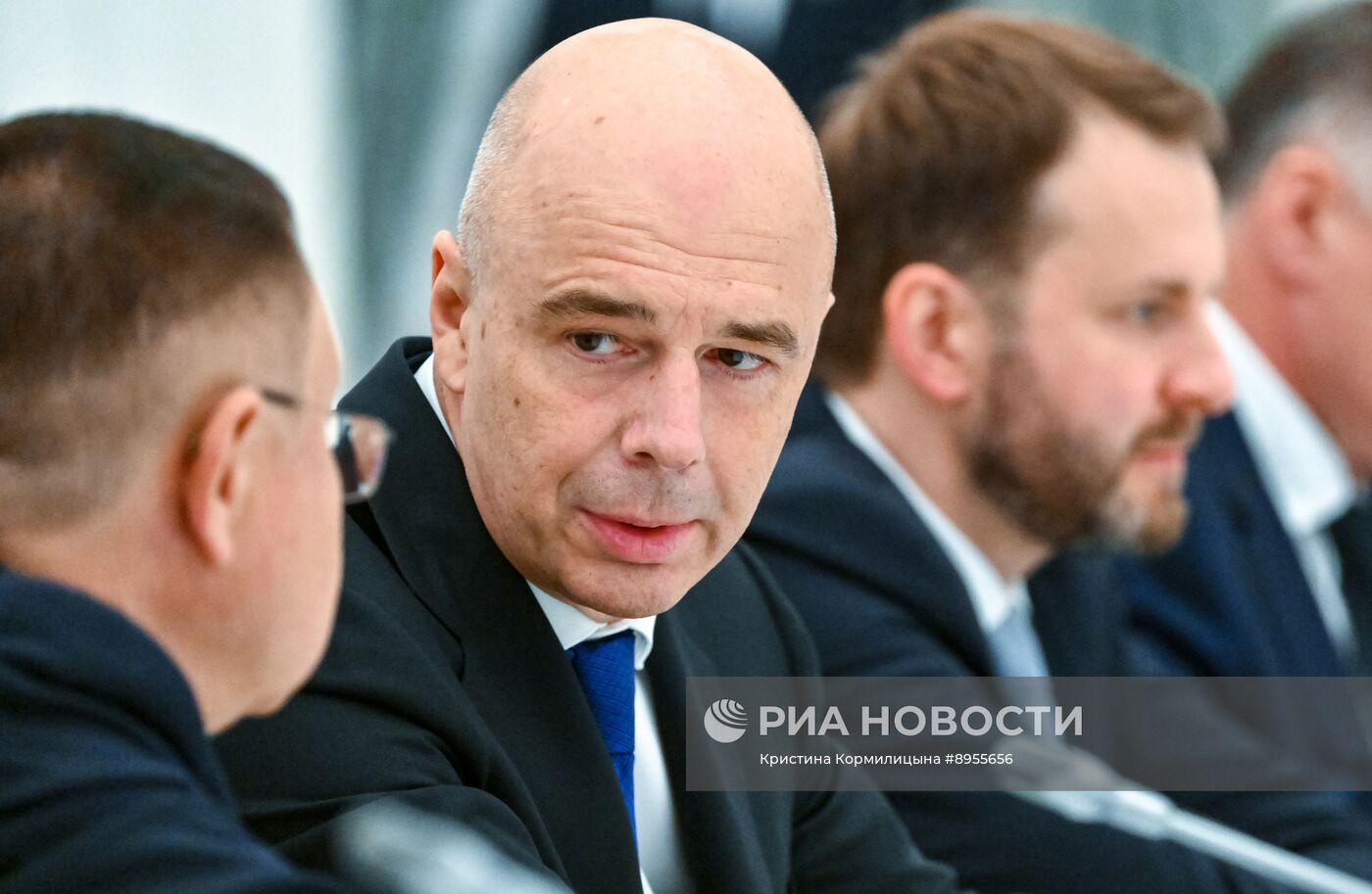 Президент Владимир Путин провел совещание по вопросам социально-экономического развития новых субъектов РФ