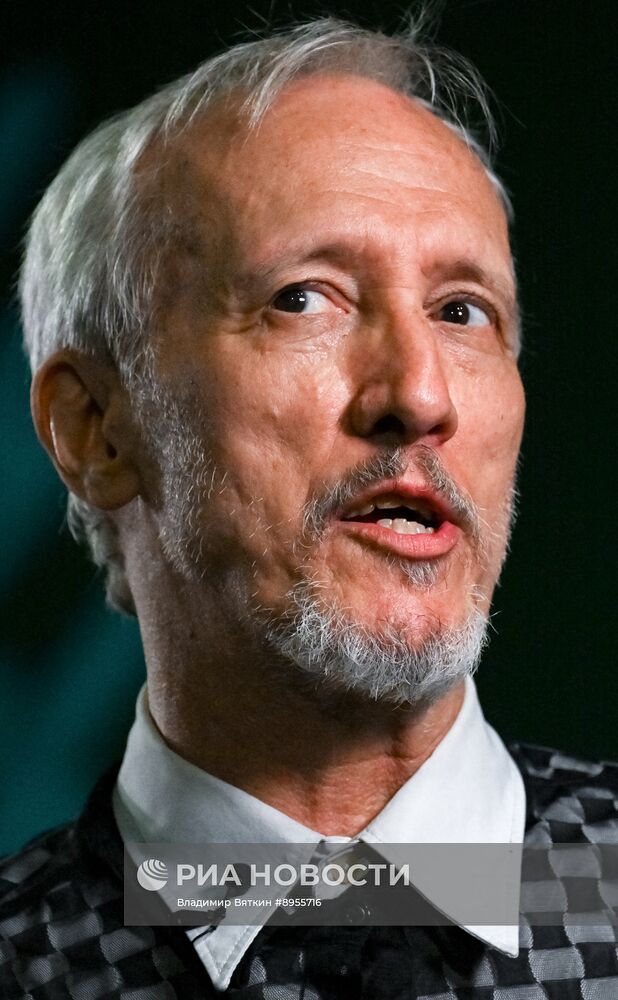 Спектакль "Брас Кубас" в Театре Ермоловой