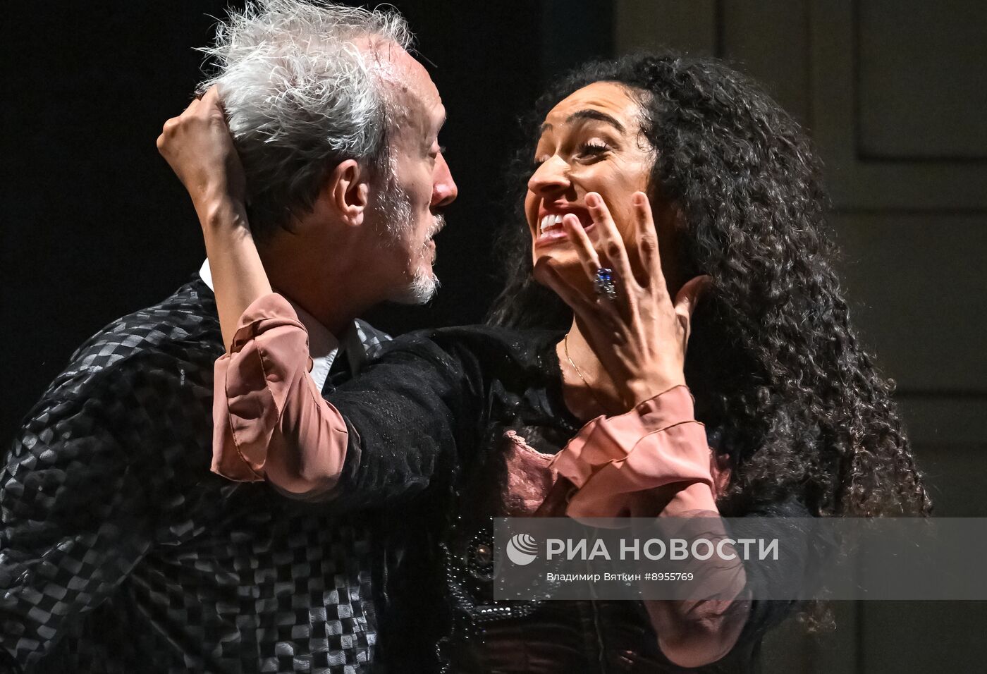 Спектакль "Брас Кубас" в Театре Ермоловой