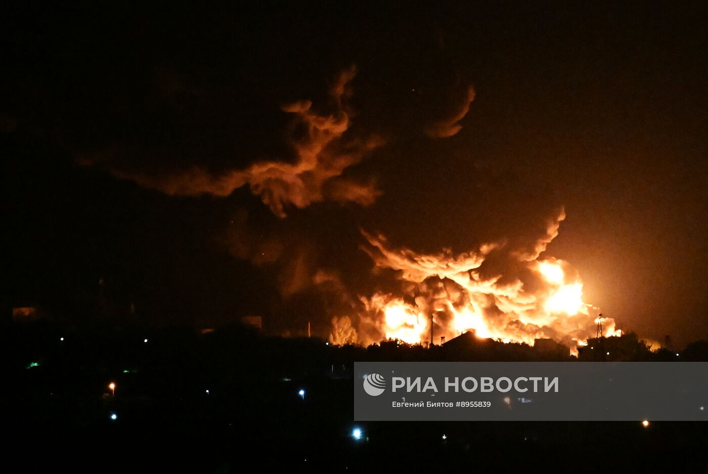 ВСУ ночью массированно атаковали ЛНР 