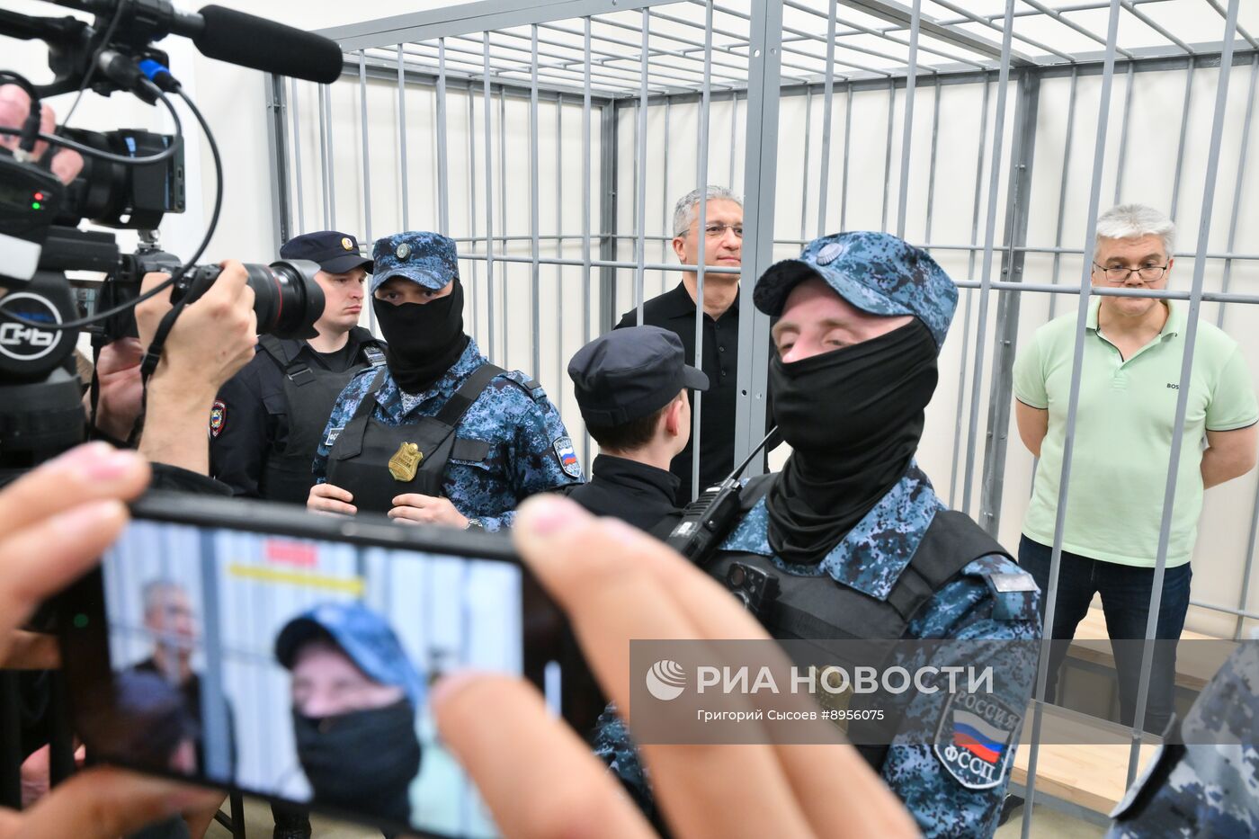 Оглашение приговора экс-замминистру обороны Т. Иванову