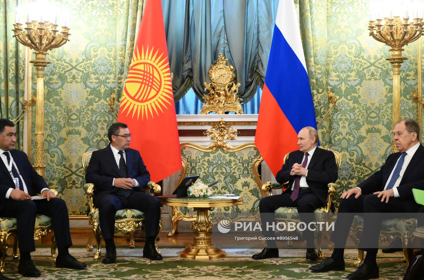 Встреча президента РФ Владимира Путина и президента Киргизии Садыра Жапарова