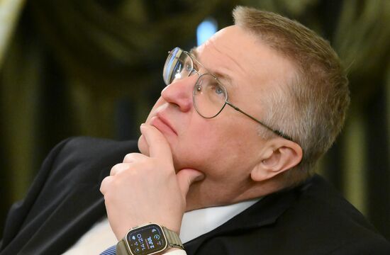 Встреча президента РФ Владимира Путина и президента Киргизии Садыра Жапарова