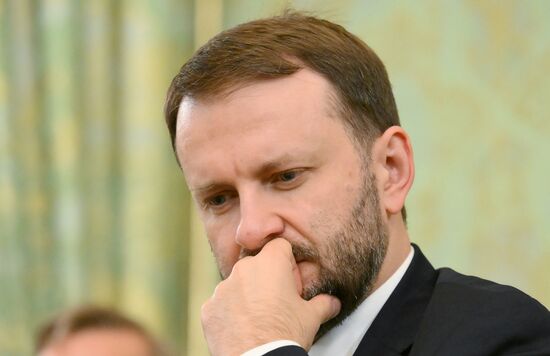 Встреча президента РФ Владимира Путина и президента Киргизии Садыра Жапарова