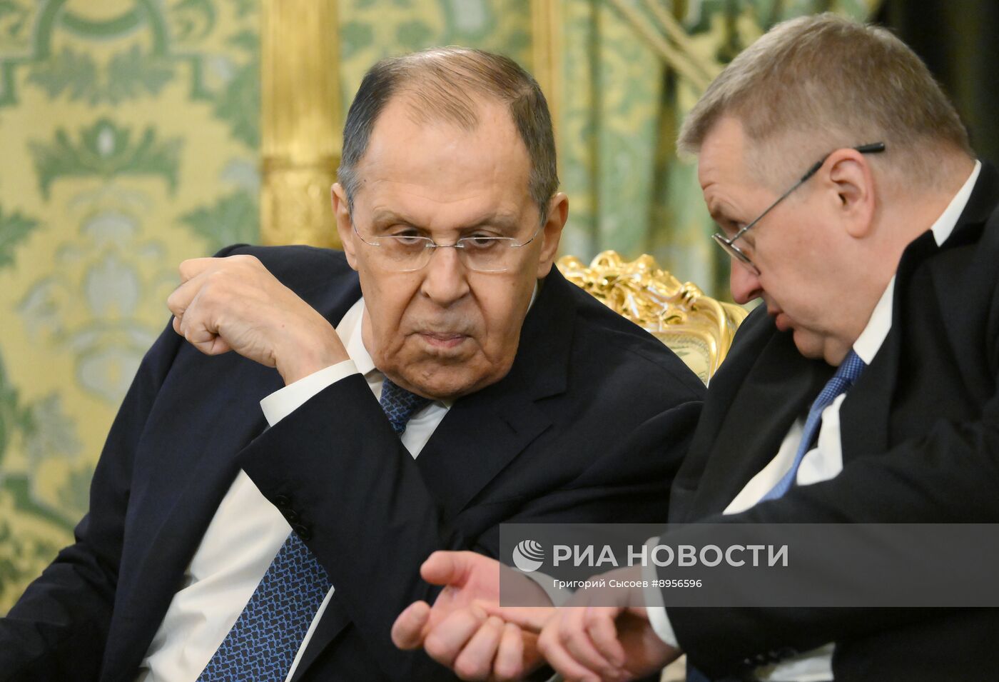 Встреча президента РФ Владимира Путина и президента Киргизии Садыра Жапарова