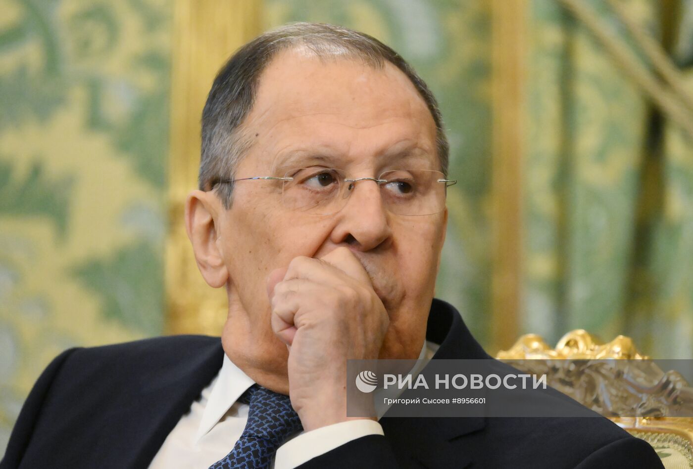 Встреча президента РФ Владимира Путина и президента Киргизии Садыра Жапарова