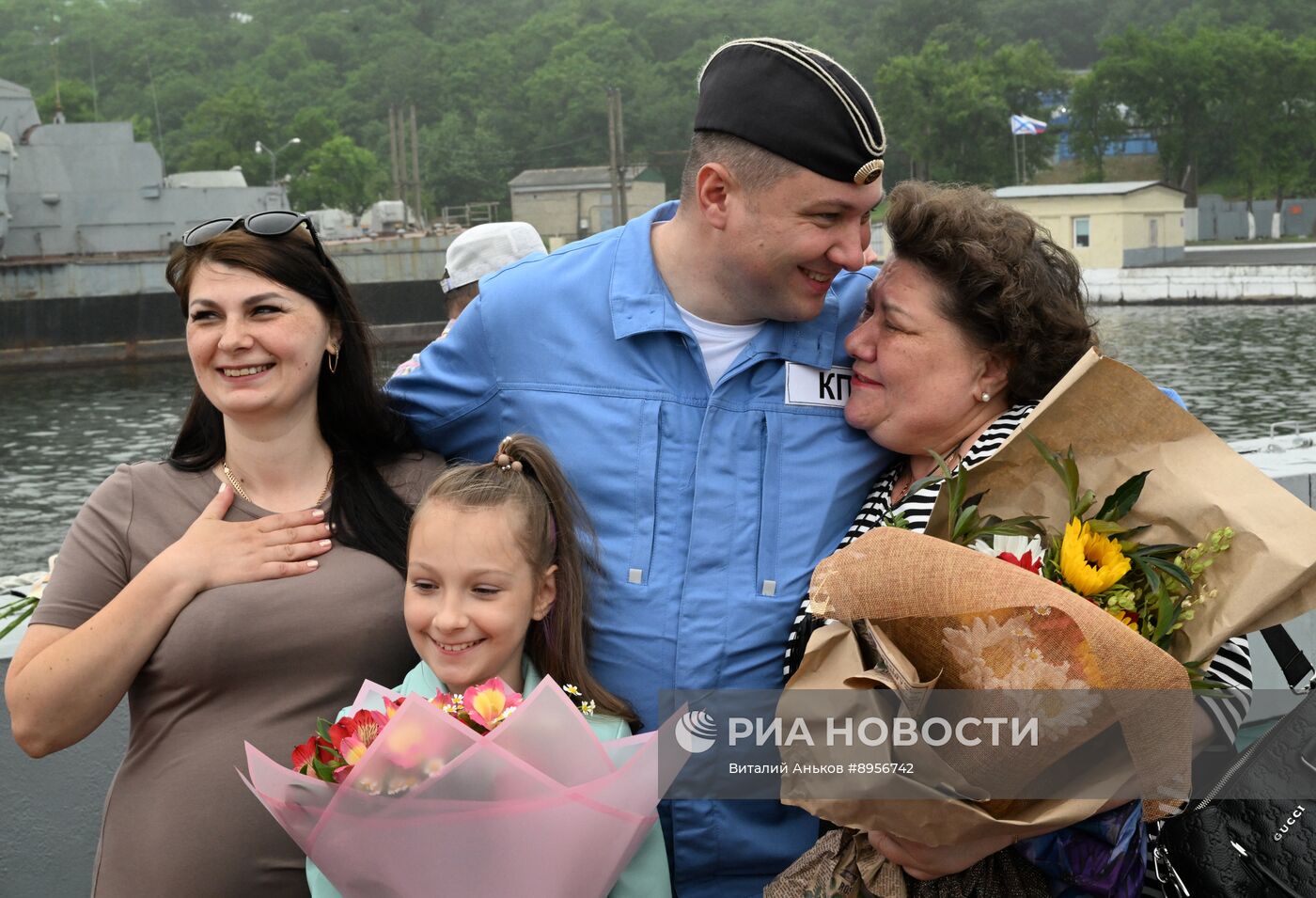 Встреча подводной лодки "Уфа" во Владивостоке