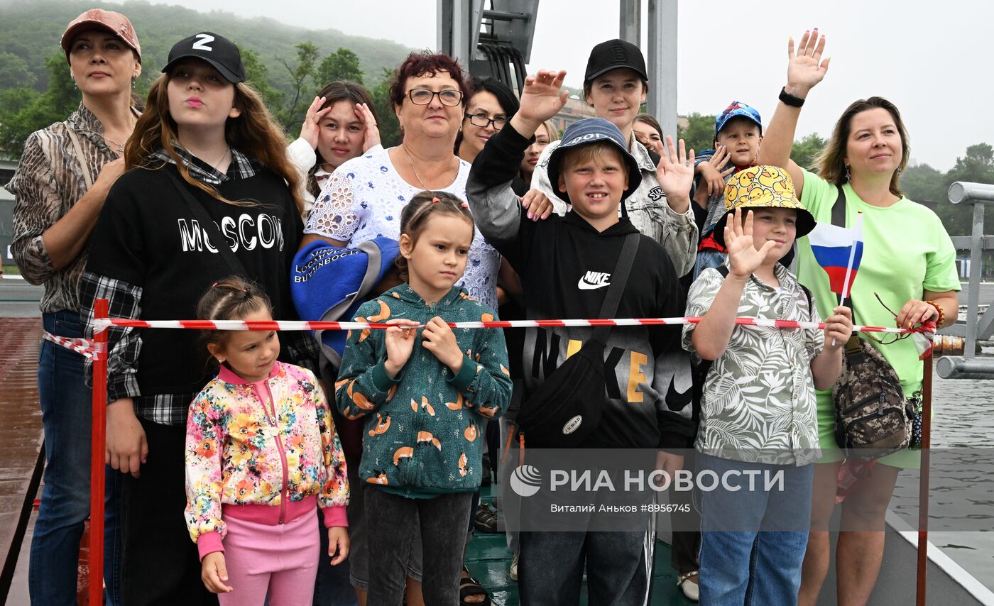 Встреча подводной лодки "Уфа" во Владивостоке