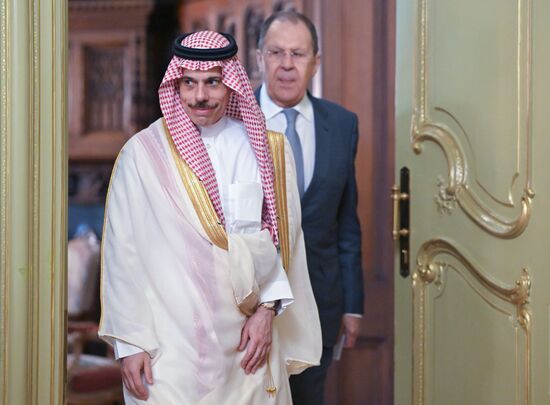 Переговоры главы МИД РФ С. Лаврова с министром иностранных дел Саудовской Аравии Ф. Бен Фарханом 