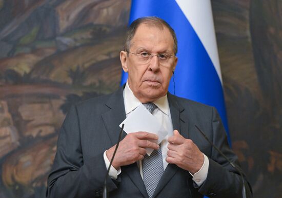 Переговоры главы МИД РФ С. Лаврова с министром иностранных дел Саудовской Аравии Ф. Бен Фарханом 