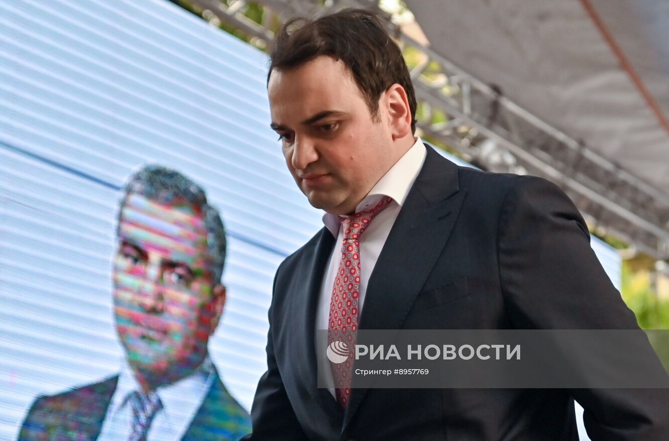 Акция в Ереване в поддержку арестованного предпринимателя С. Карапетяна