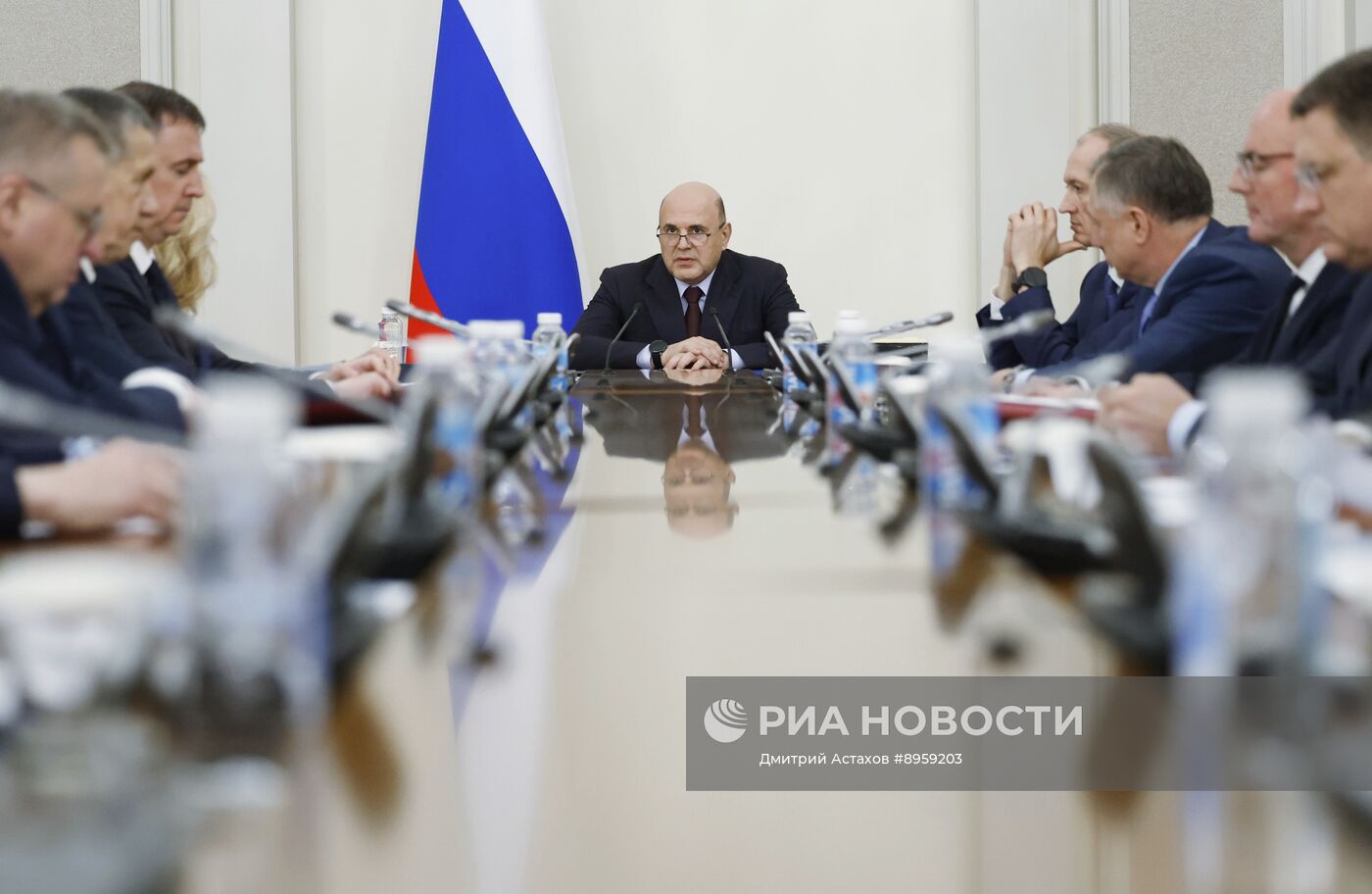 Премьер-министр РФ Михаил Мишустин провел оперативное совещание с вице-премьерами