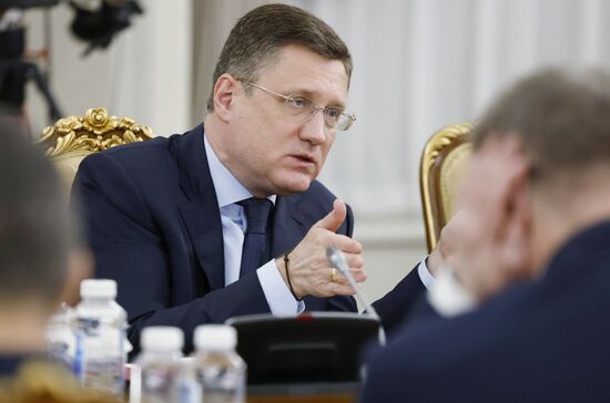 Премьер-министр РФ Михаил Мишустин провел оперативное совещание с вице-премьерами