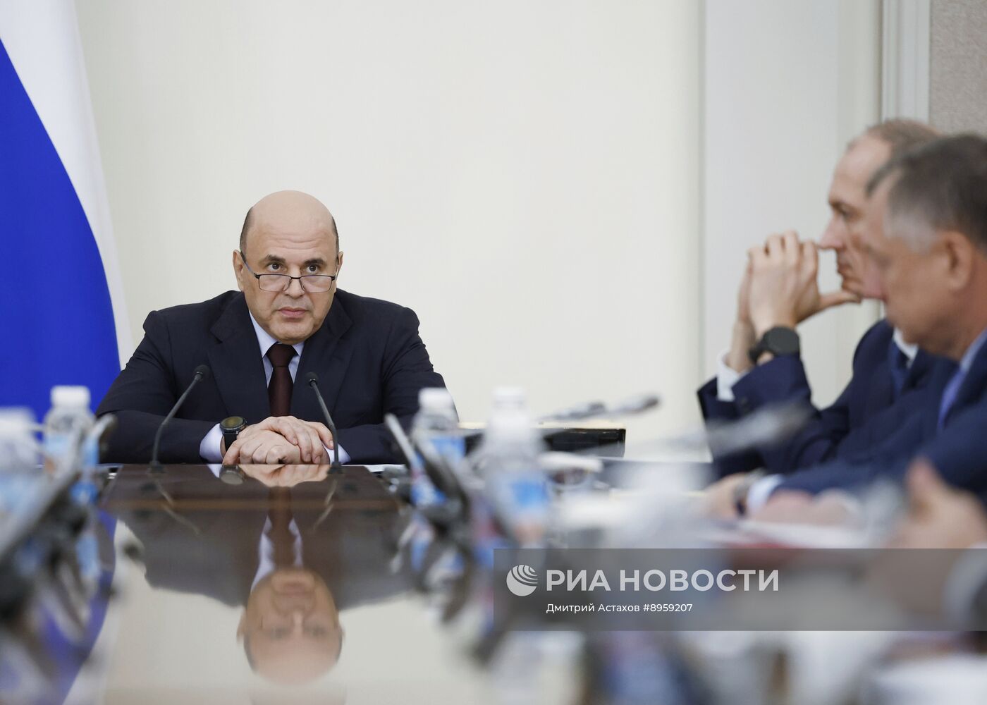 Премьер-министр РФ Михаил Мишустин провел оперативное совещание с вице-премьерами