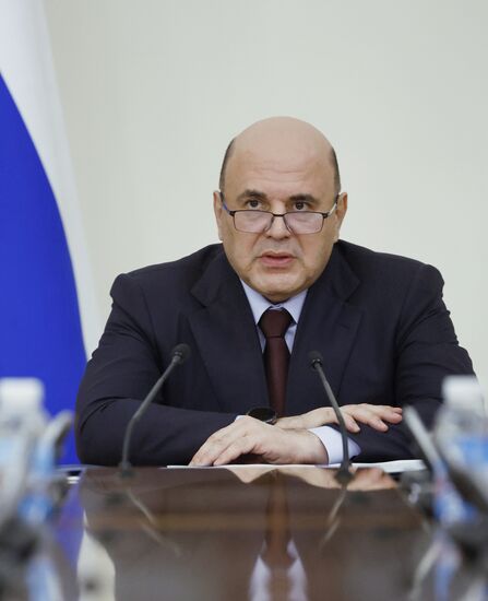 Премьер-министр РФ Михаил Мишустин провел оперативное совещание с вице-премьерами