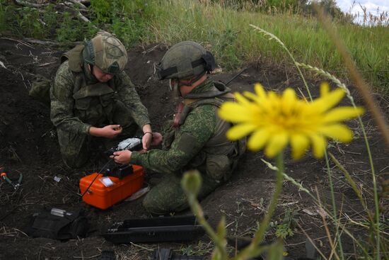 Связисты группировки войск "Центр" в ДНР