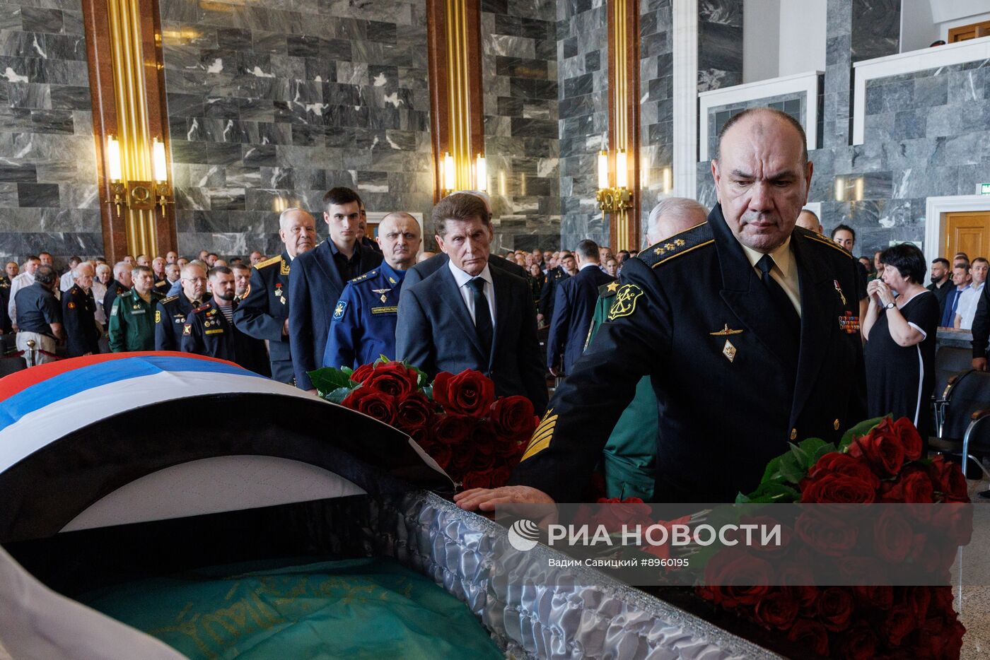 Церемония прощания с погибшим замглавкома ВМФ Михаилом Гудковым