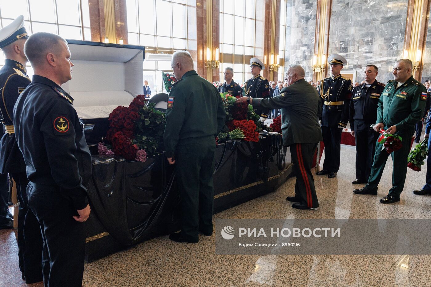 Церемония прощания с погибшим замглавкома ВМФ Михаилом Гудковым
