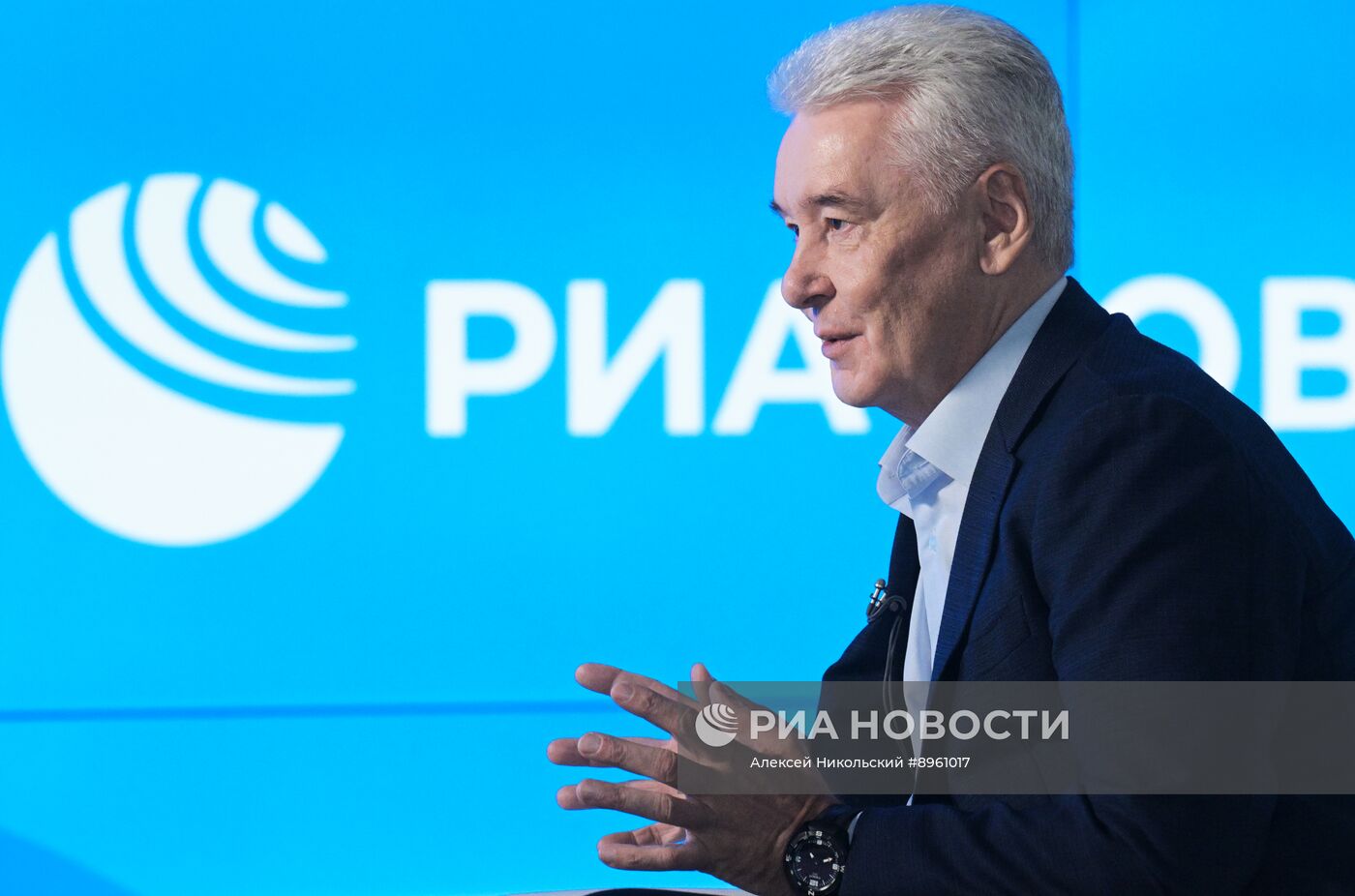 Интервью мэра Москвы С. Собянина гендиректору медиагруппы "Россия сегодня" Д. Киселеву