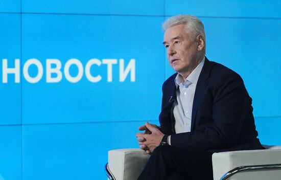 Интервью мэра Москвы С. Собянина гендиректору медиагруппы "Россия сегодня" Д. Киселеву