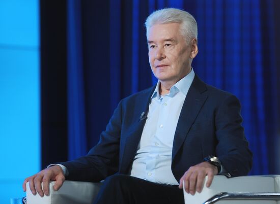 Интервью мэра Москвы С. Собянина гендиректору медиагруппы "Россия сегодня" Д. Киселеву