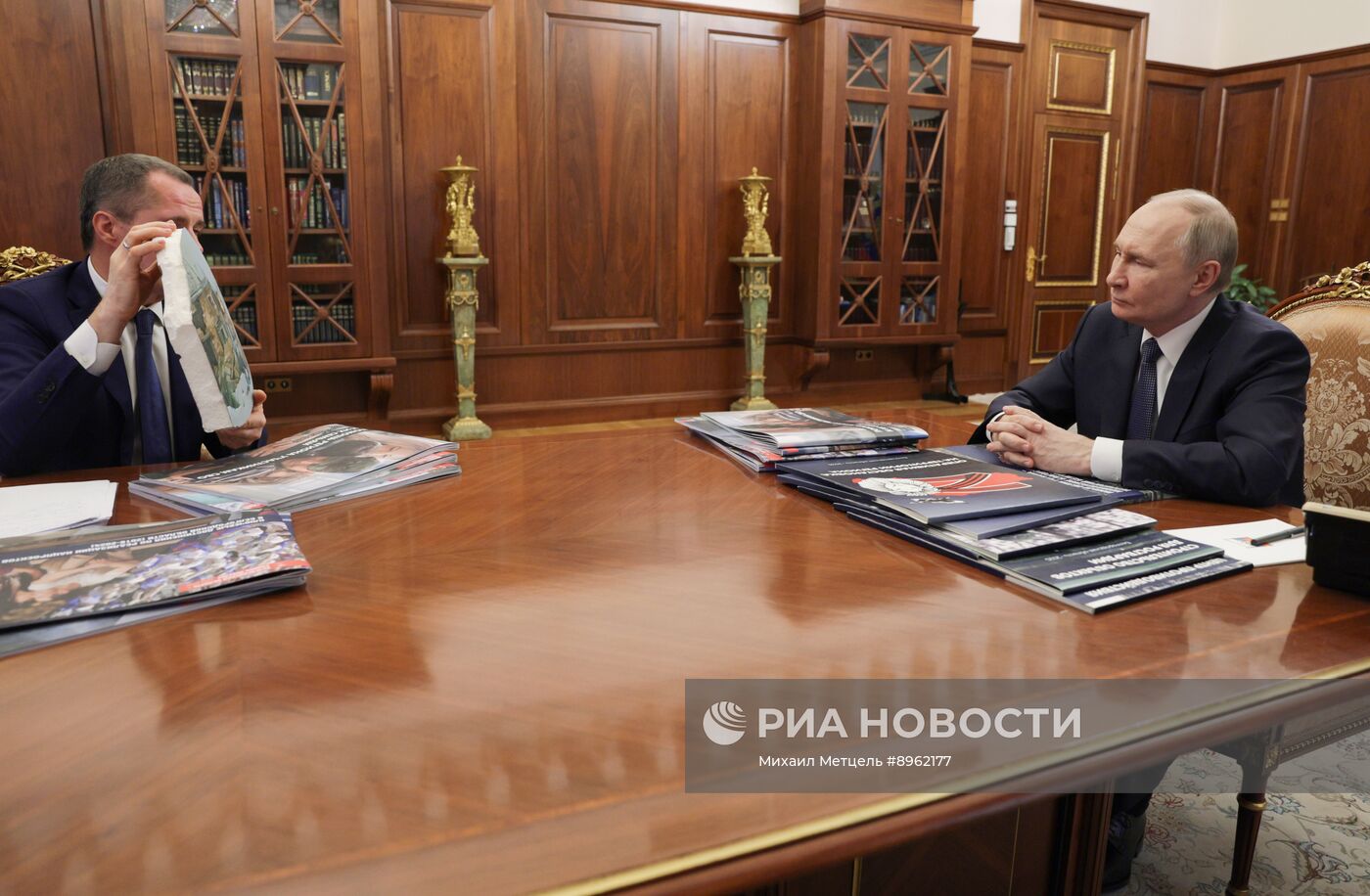 Президент Владимир Путин встретился с губернатором Белгородской области Вячеславом Гладковым