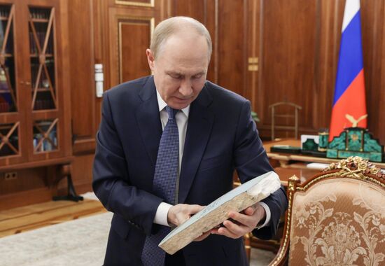 Президент Владимир Путин встретился с губернатором Белгородской области Вячеславом Гладковым