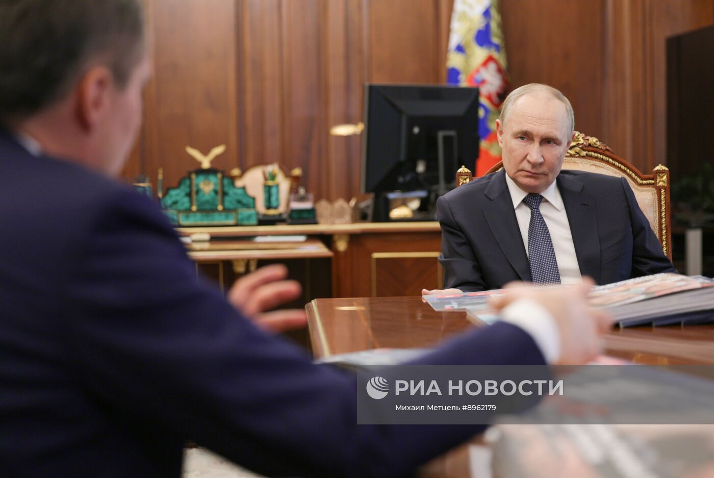 Президент Владимир Путин встретился с губернатором Белгородской области Вячеславом Гладковым