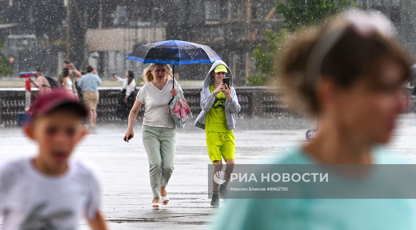 Дождь в Москве