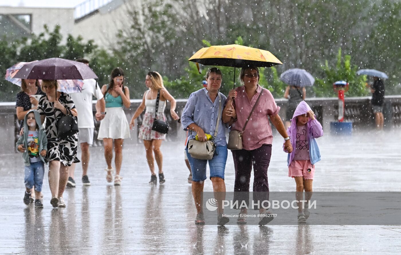 Дождь в Москве