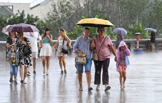 Дождь в Москве