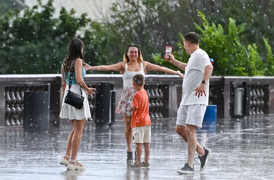 Дождь в Москве