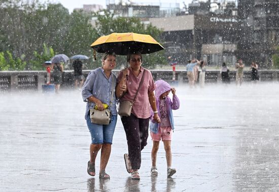 Дождь в Москве