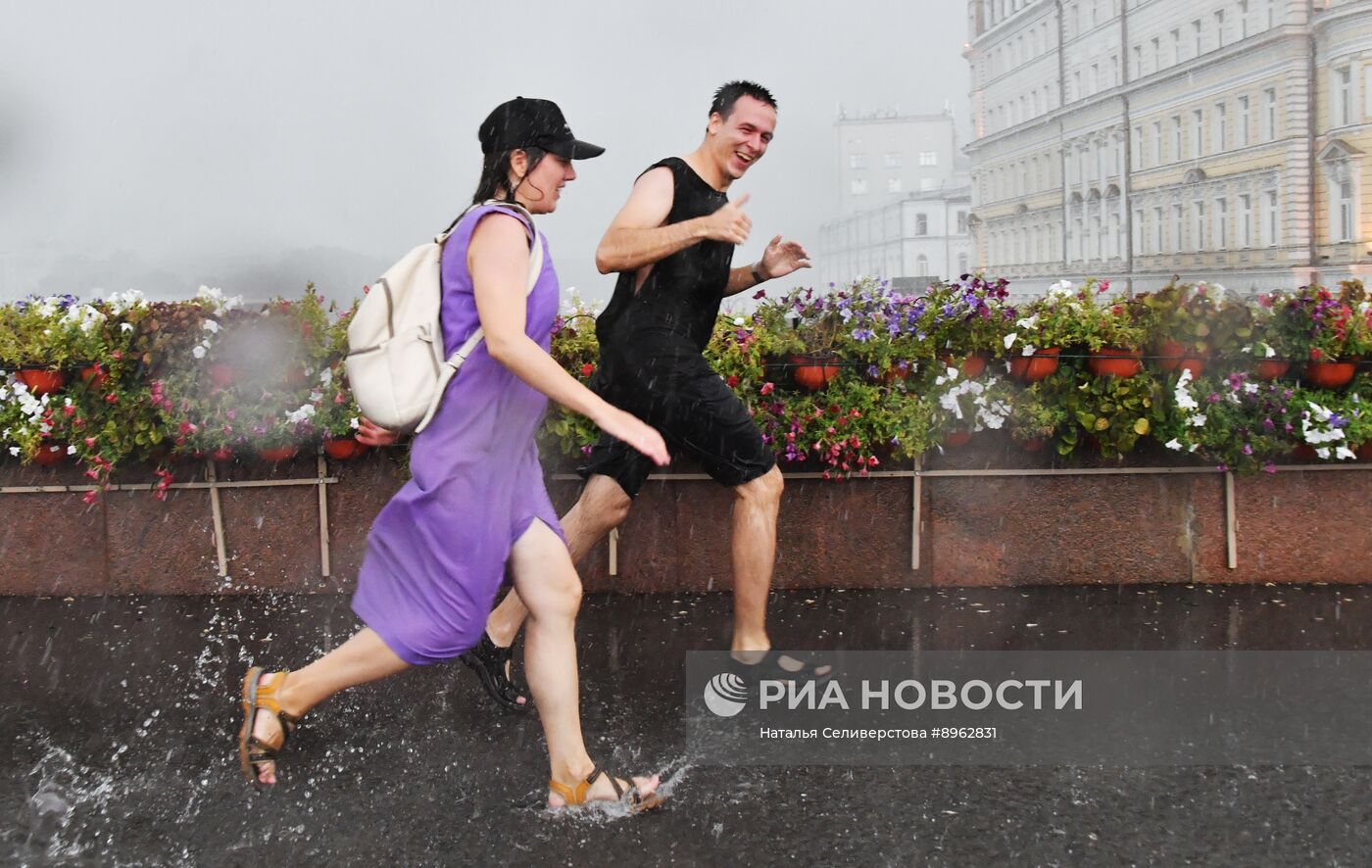 Дождь в Москве