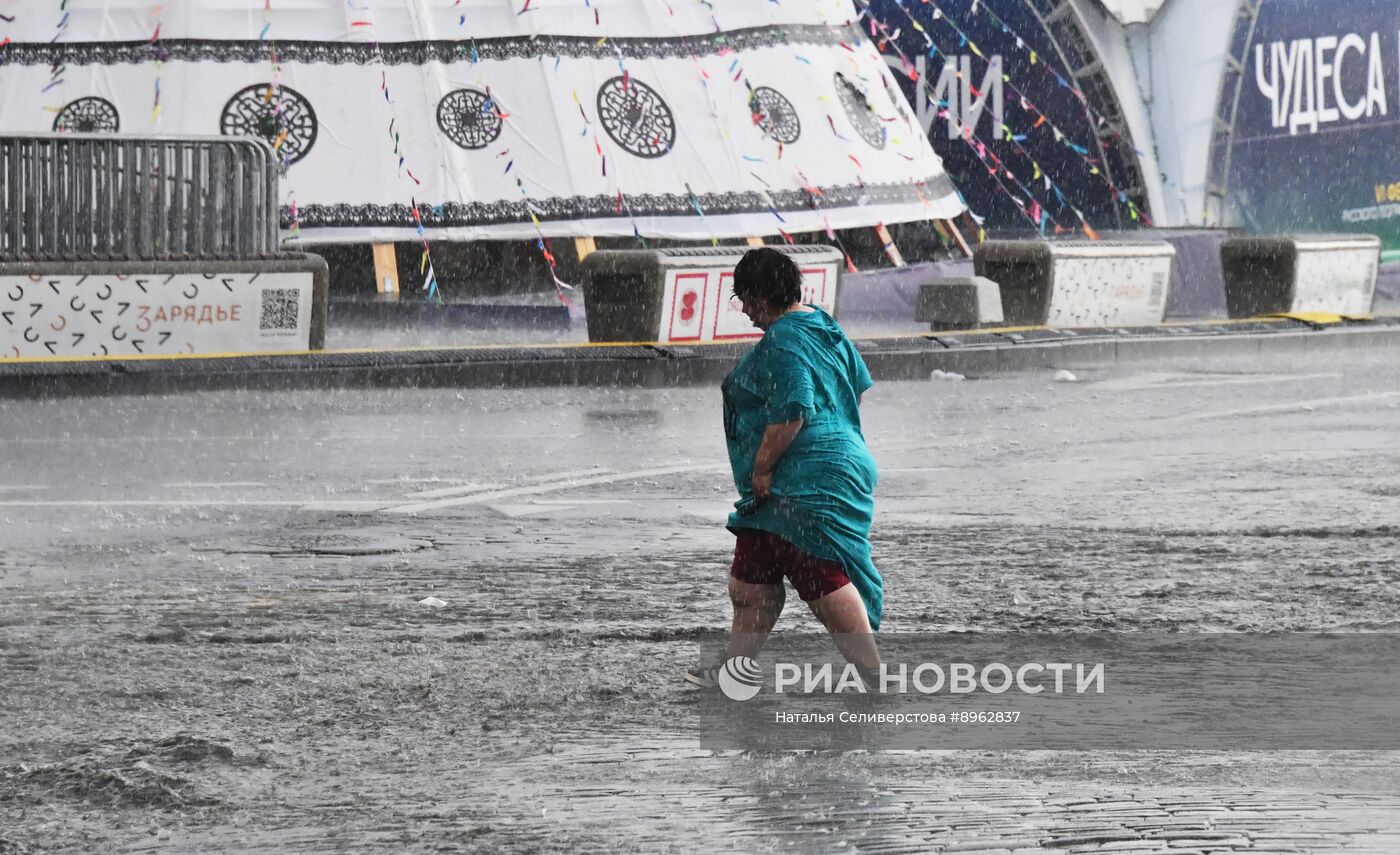 Дождь в Москве