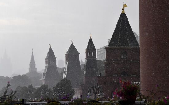 Дождь в Москве