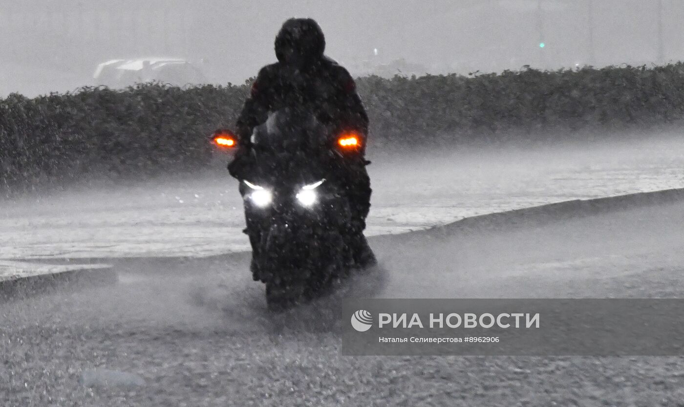 Дождь в Москве