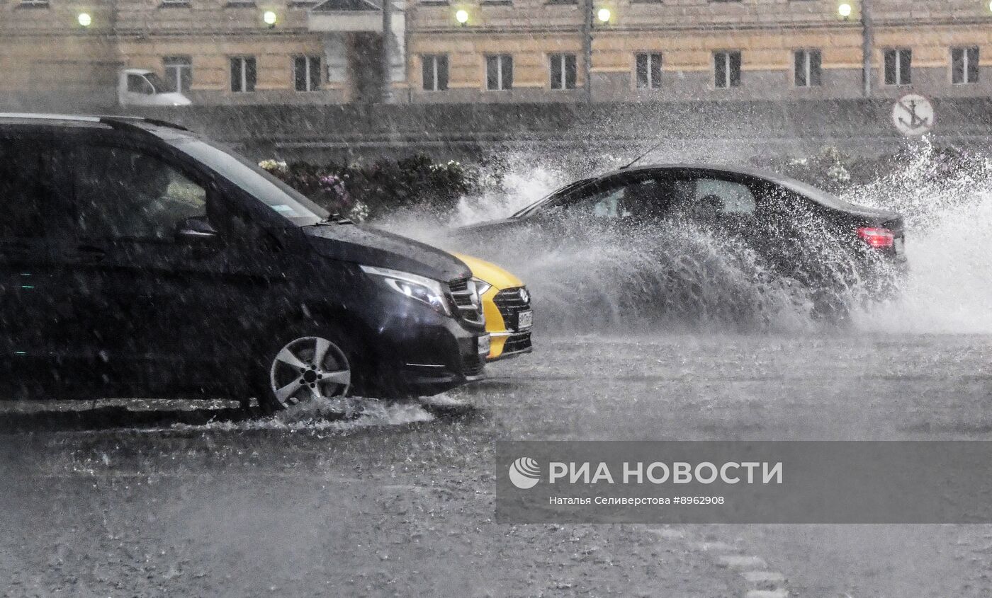 Дождь в Москве
