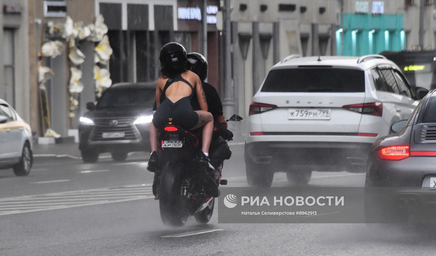 Дождь в Москве