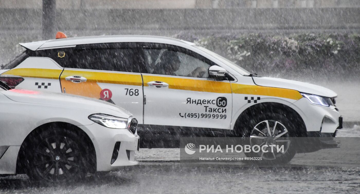 Дождь в Москве