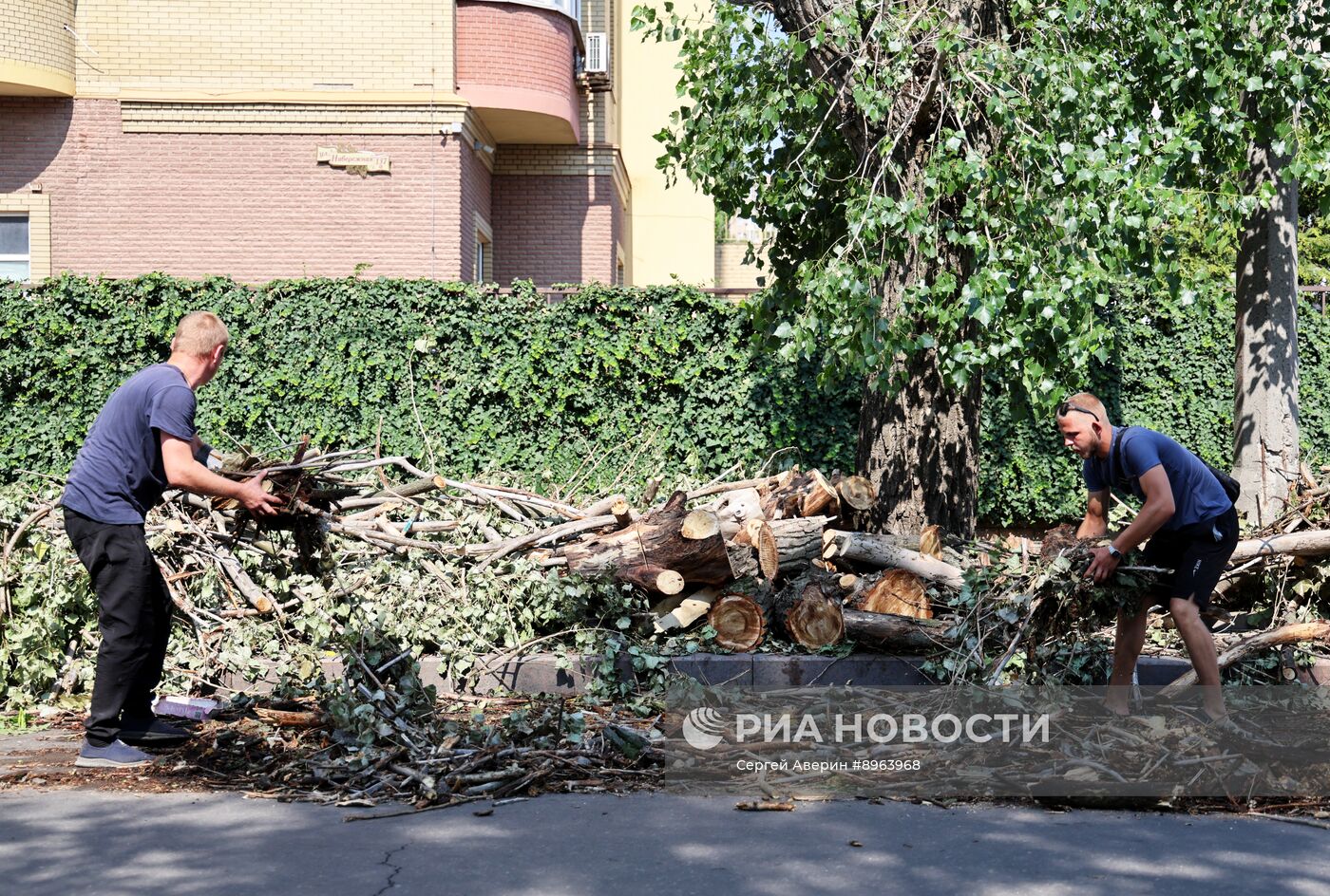 Последствия урагана в Донецке