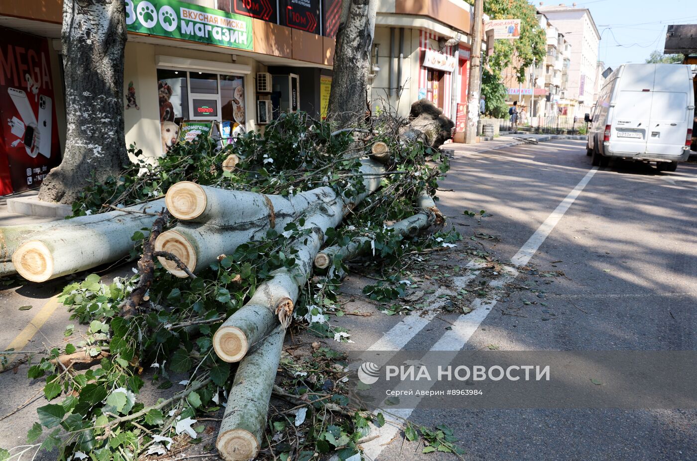 Последствия урагана в Донецке
