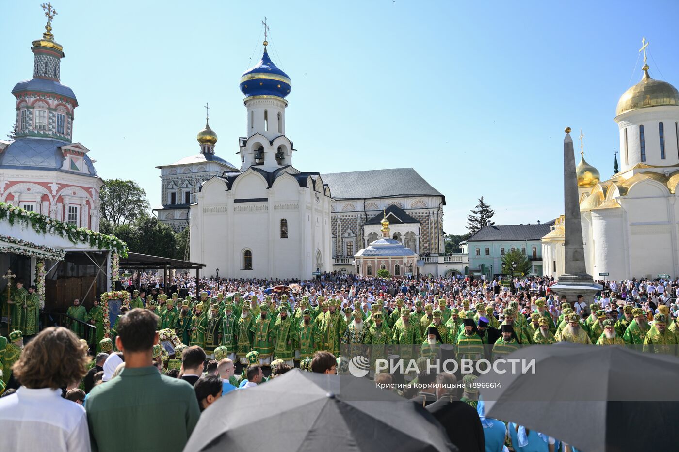 Патриарх Кирилл совершил праздничную литургию в Троице-Сергиевой лавре