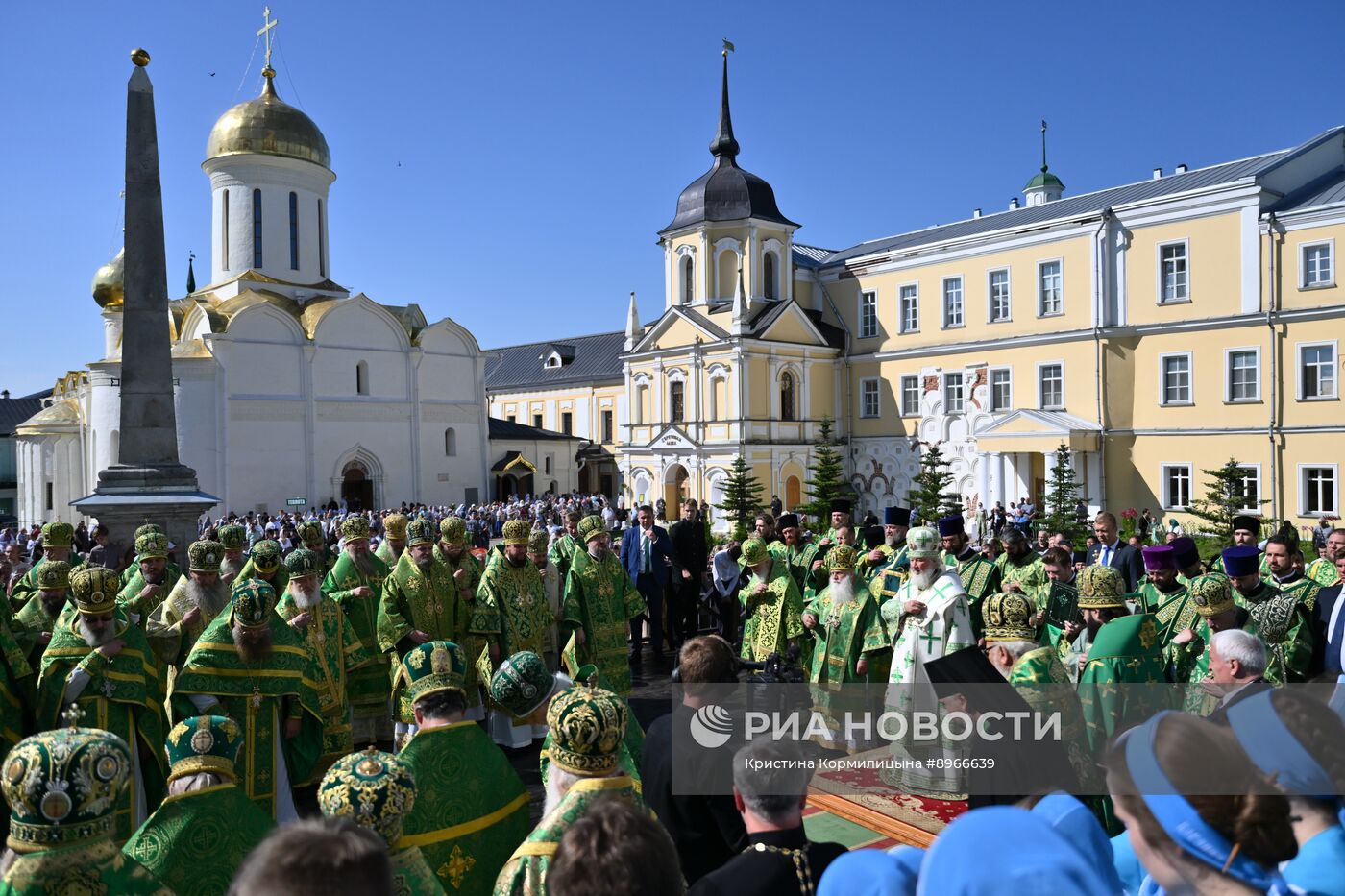 Патриарх Кирилл совершил праздничную литургию в Троице-Сергиевой лавре